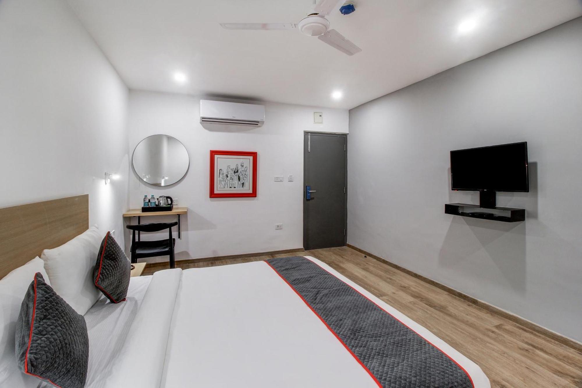 Super Townhouse Rcc Majestic 397 Lb Nagar Hyderabad Exterior foto