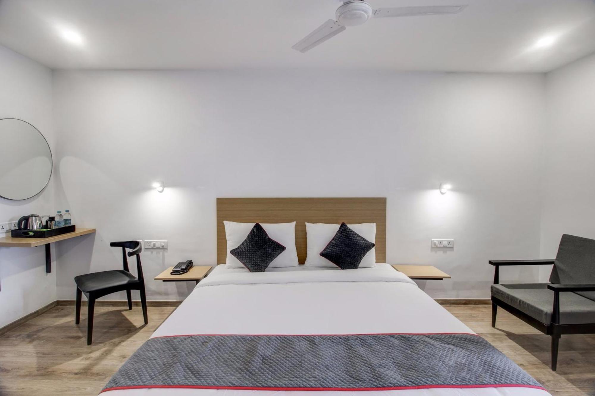Super Townhouse Rcc Majestic 397 Lb Nagar Hyderabad Exterior foto