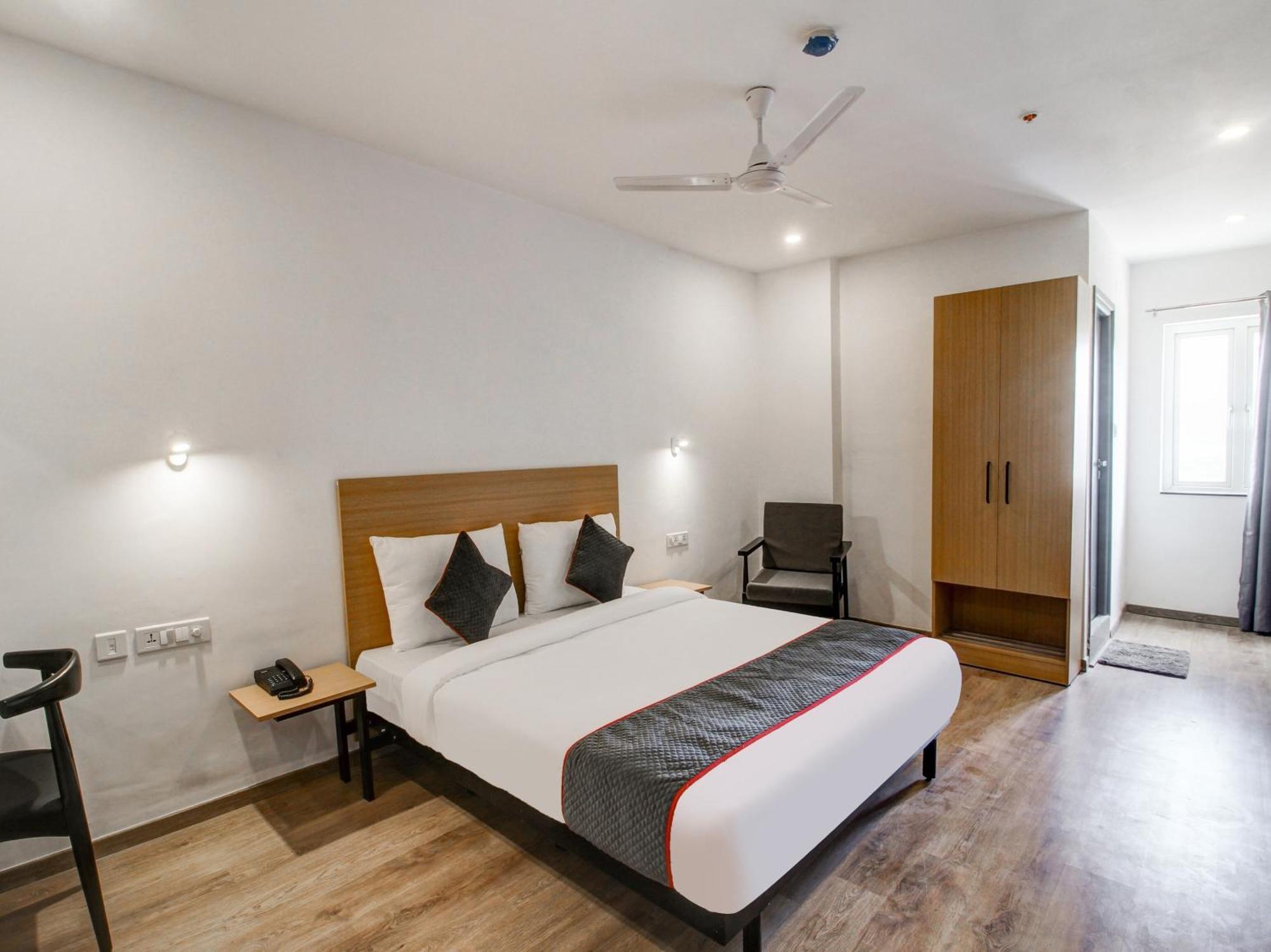 Super Townhouse Rcc Majestic 397 Lb Nagar Hyderabad Exterior foto