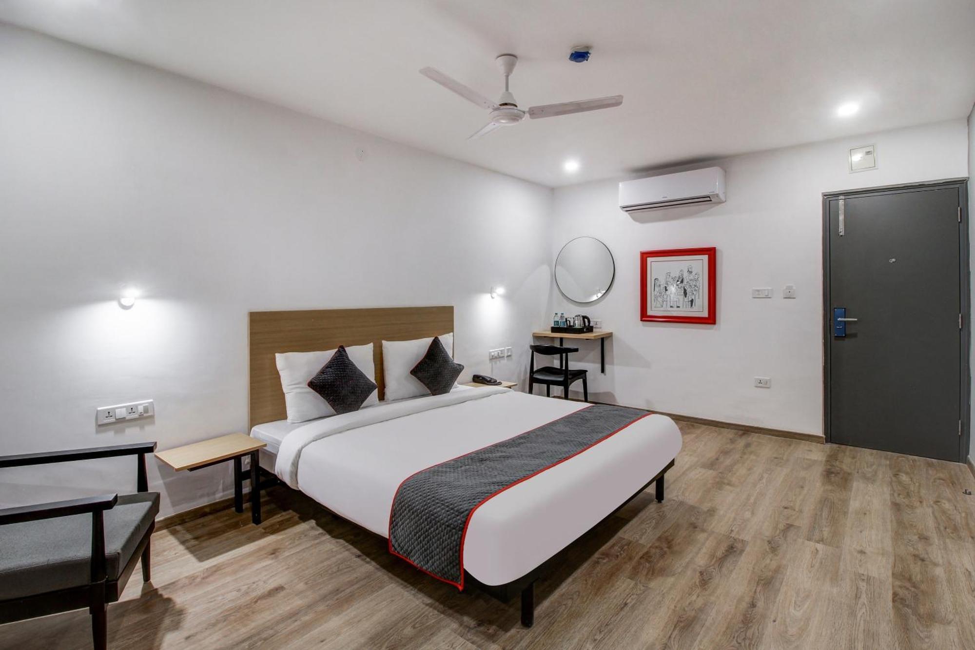 Super Townhouse Rcc Majestic 397 Lb Nagar Hyderabad Exterior foto