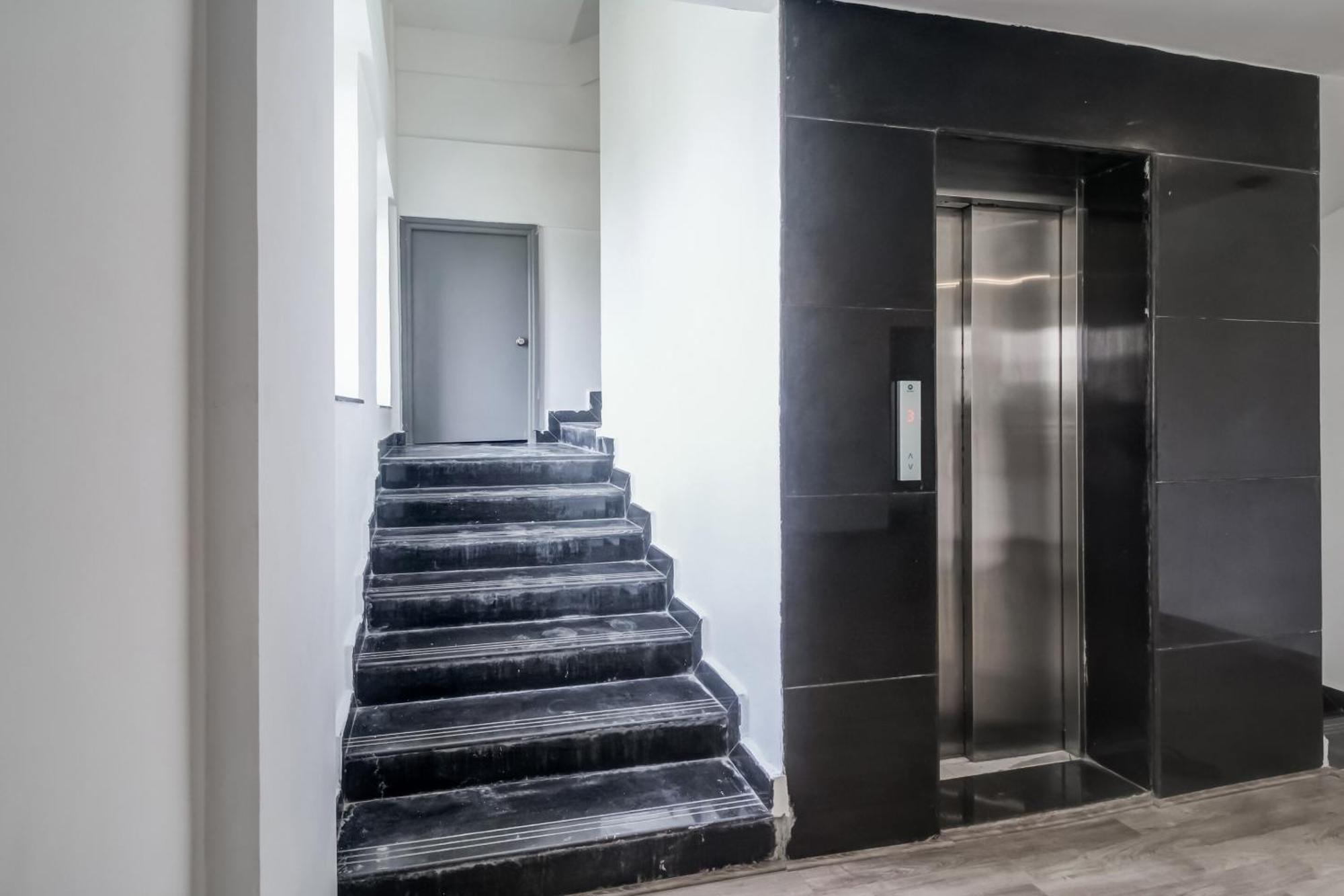 Super Townhouse Rcc Majestic 397 Lb Nagar Hyderabad Exterior foto