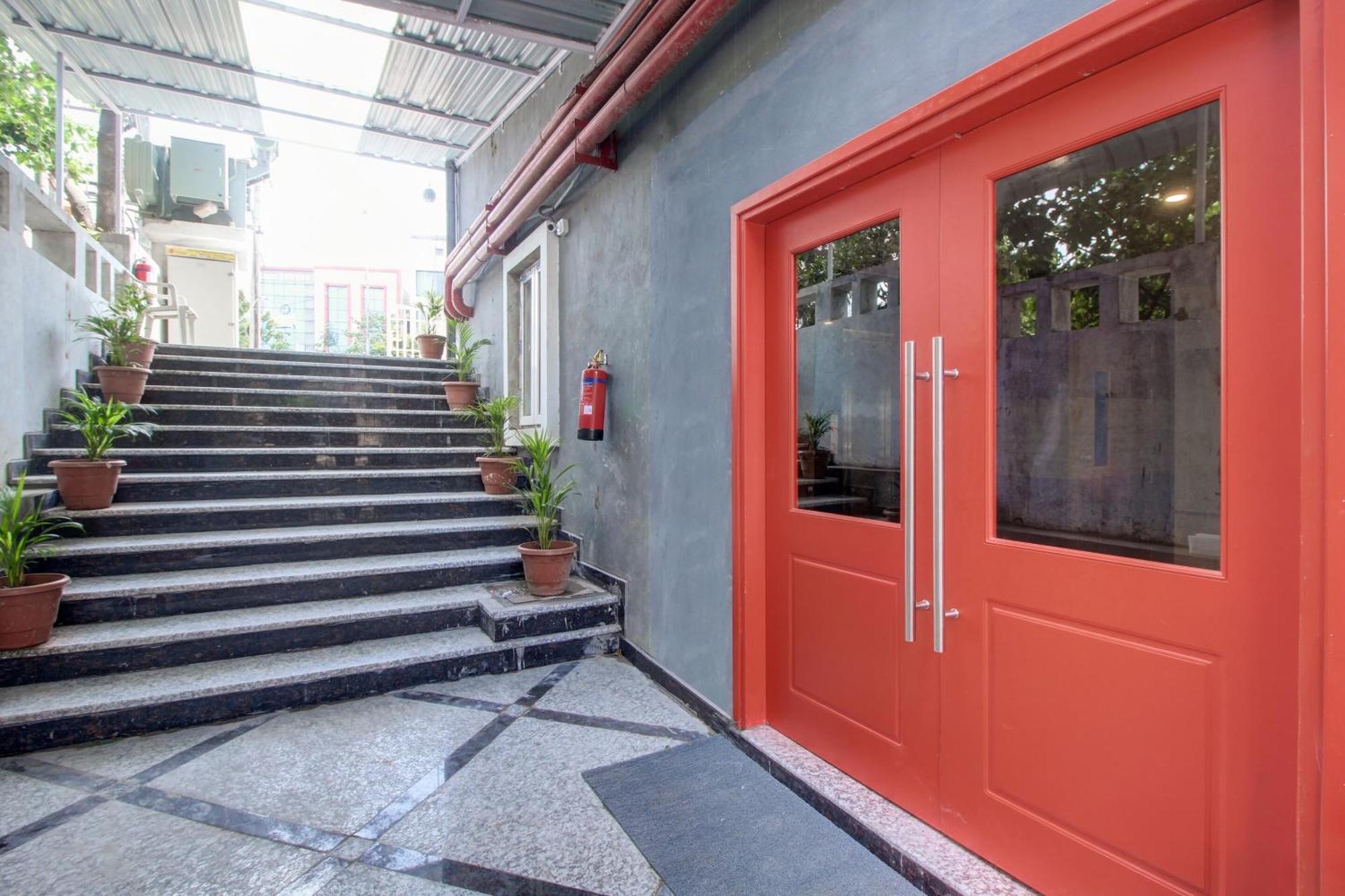 Super Townhouse Rcc Majestic 397 Lb Nagar Hyderabad Exterior foto