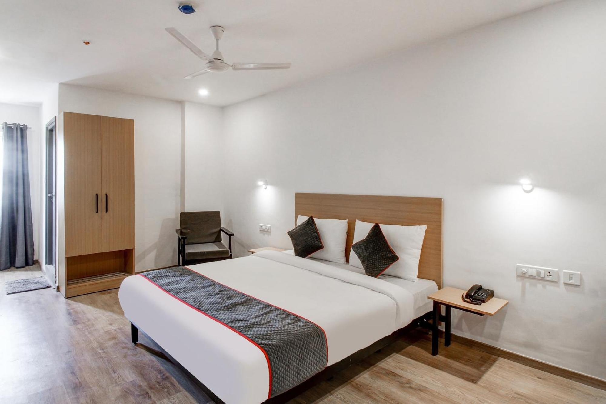 Super Townhouse Rcc Majestic 397 Lb Nagar Hyderabad Exterior foto