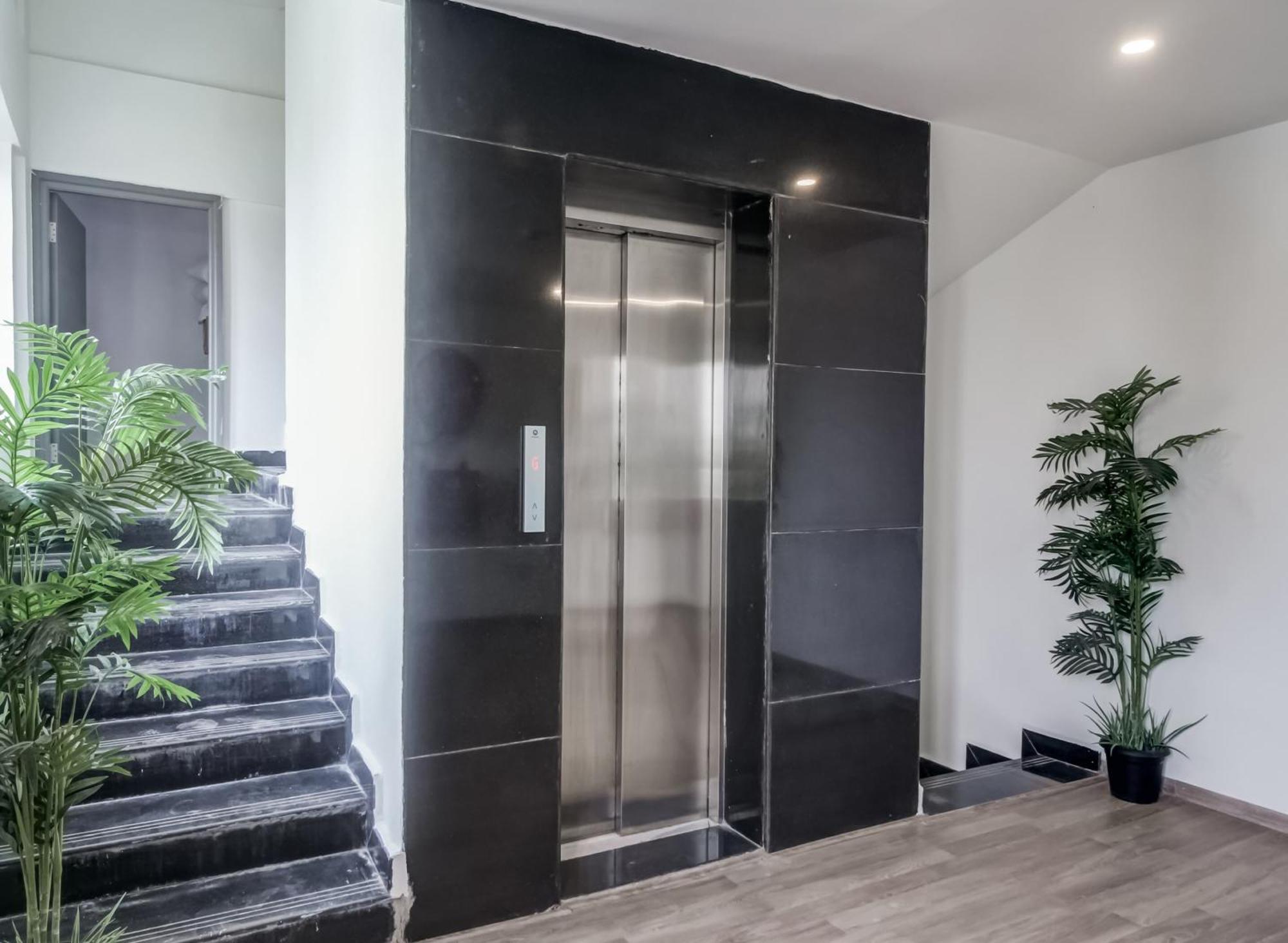 Super Townhouse Rcc Majestic 397 Lb Nagar Hyderabad Exterior foto