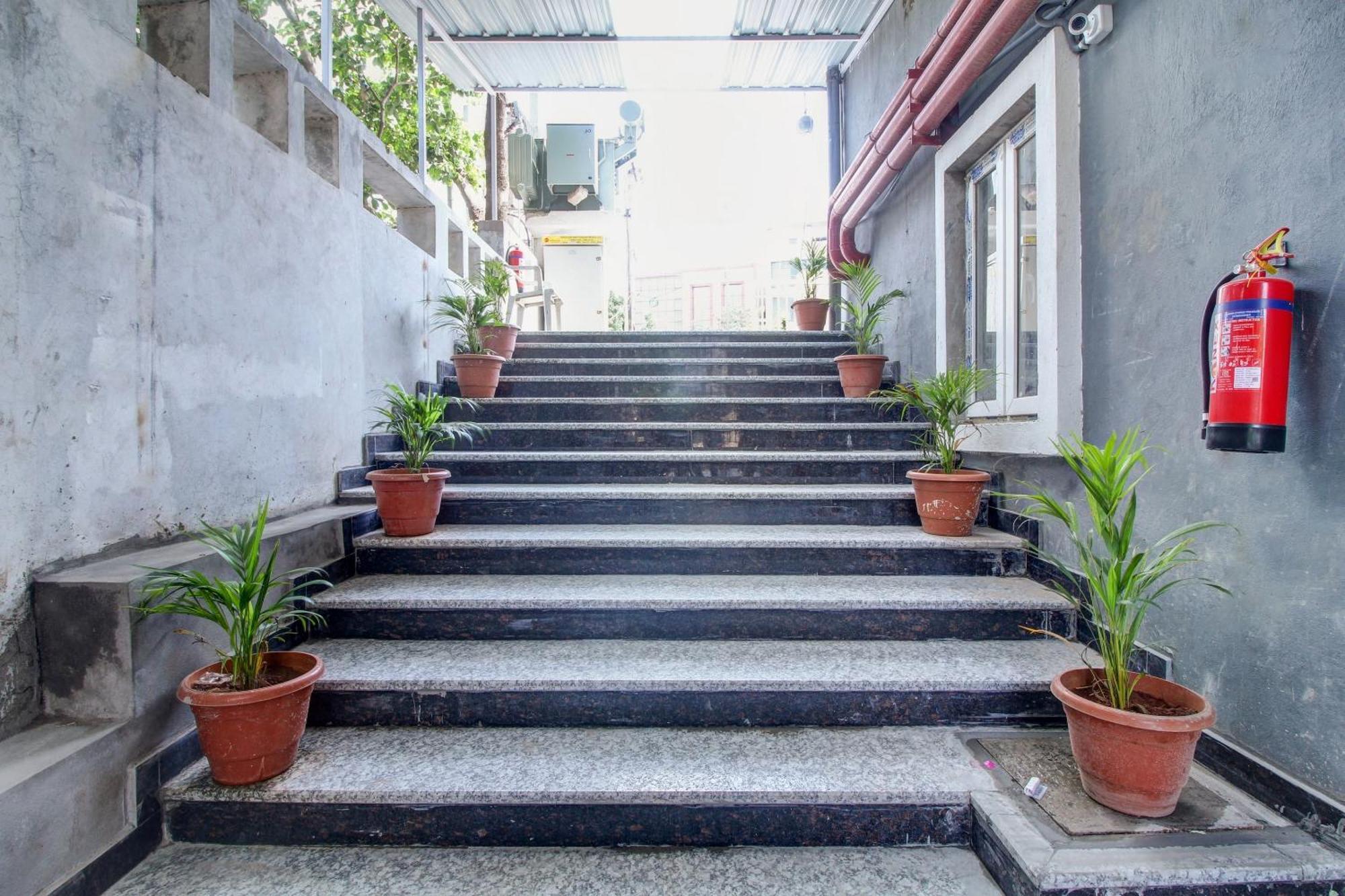 Super Townhouse Rcc Majestic 397 Lb Nagar Hyderabad Exterior foto